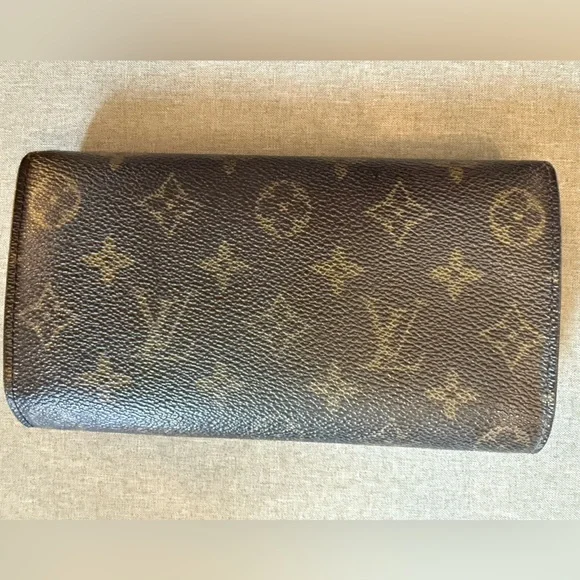 Authentic Louis Vuitton Long Brown Monogram Sarah Wallet